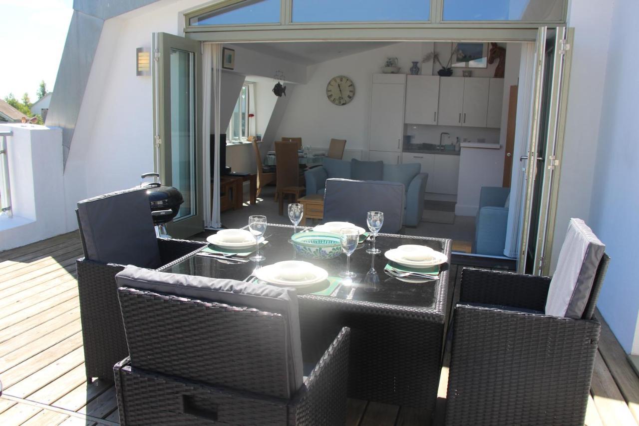 Crow's Nest Penthouse With Free Access * Somerford Keynes